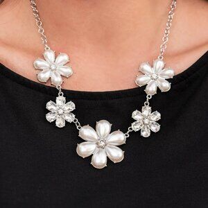Paparazzi Jewelry Accessories - Fiercely Flowering - White Necklace - Vintage